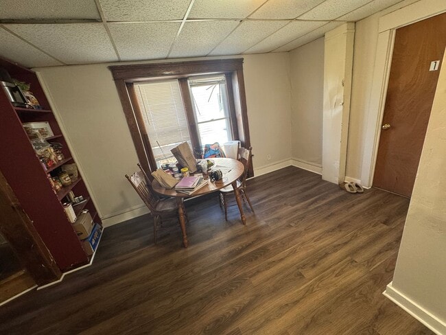Photo - Kent Student Rental – You pick your splits! $3,000 Total Unit 800 Depeyster St - 3