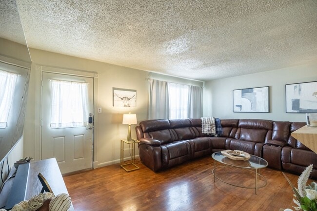 633 S La Salle Dr