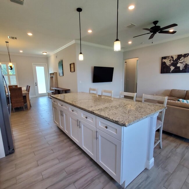 Photo - 2161 SE Sunflower St