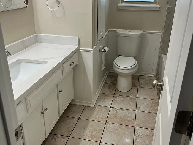 Photo - 1006 Tyler Ave NW