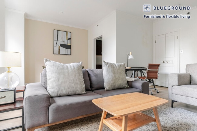 Photo - 200 E Chestnut St Unidad FL9-ID1390