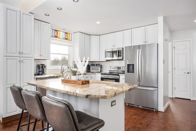 Photo - 145 Old Farm Hollow