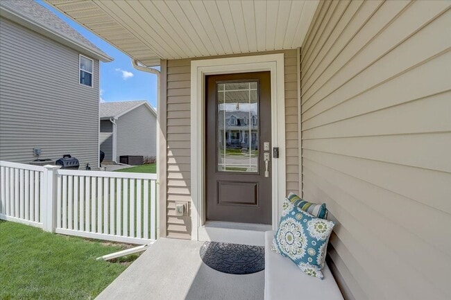 Photo - 514 Pluto St