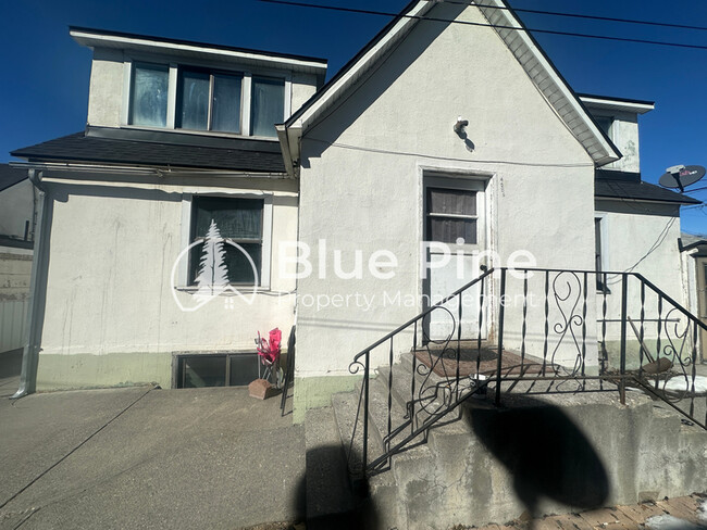 Photo - 458 H St House