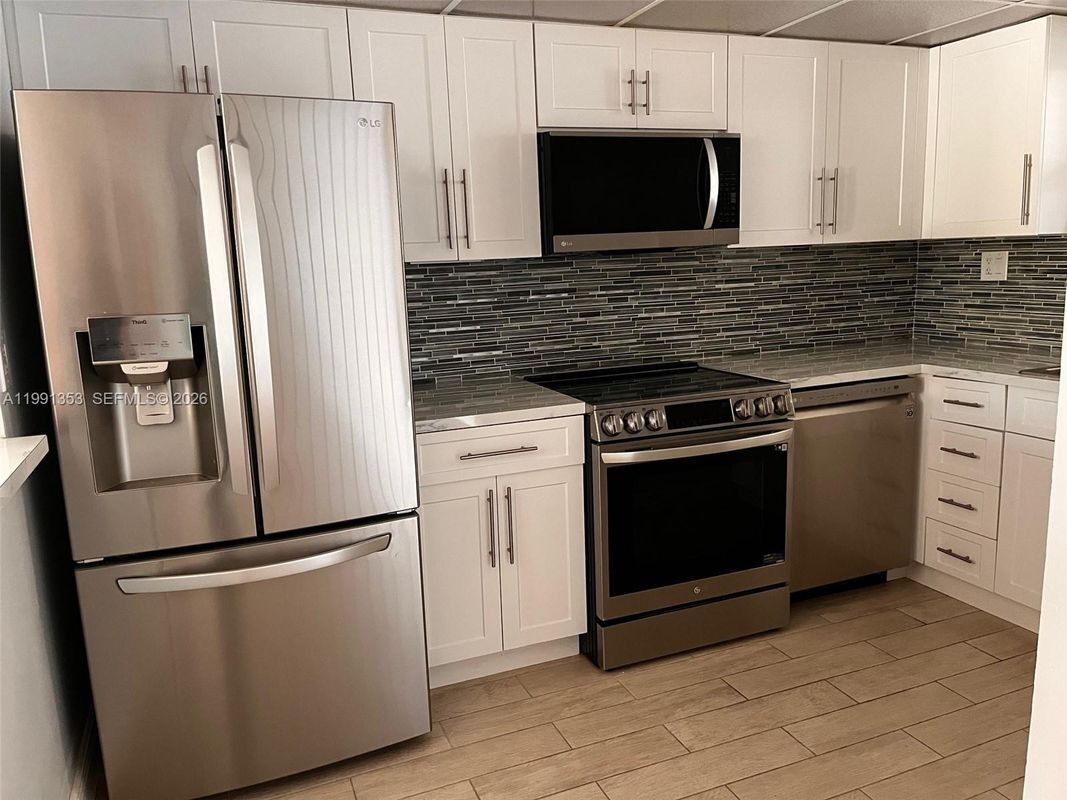 Photo - 210 NW 87th Ave