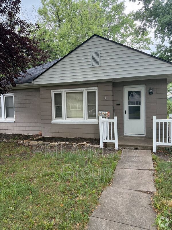 Building Photo - 1525 SW Wayne Ave Rental
