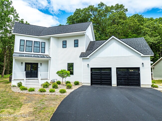 Photo - 118 Old Niskayuna Rd