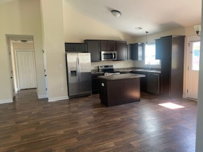 200 Leeward Landing