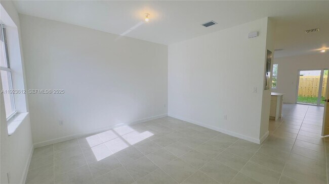 Photo - 2621 SE 27th Dr