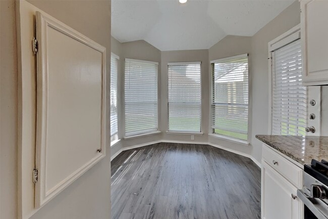 Photo - 2010 Creekshire Dr