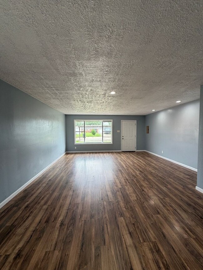 Photo - Spacious, 2 story townhouse