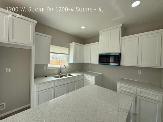 Photo - 1200 W Sucre Dr Unit 4
