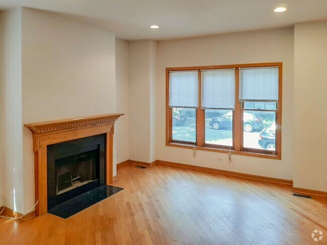 Building Photo - 2714 N Wayne Ave Unit 2715-1S Rental