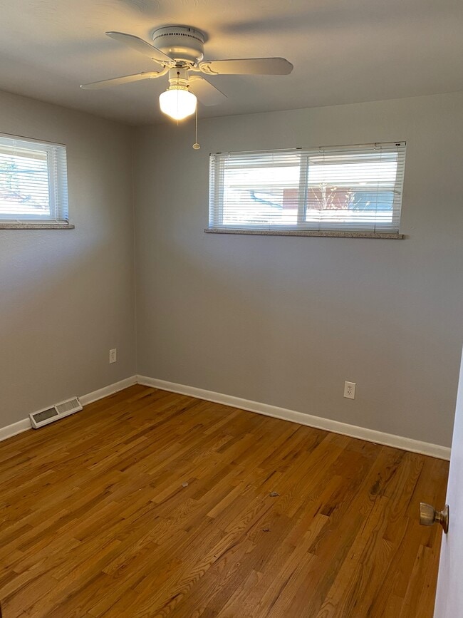 Photo - 2005 Kendall St