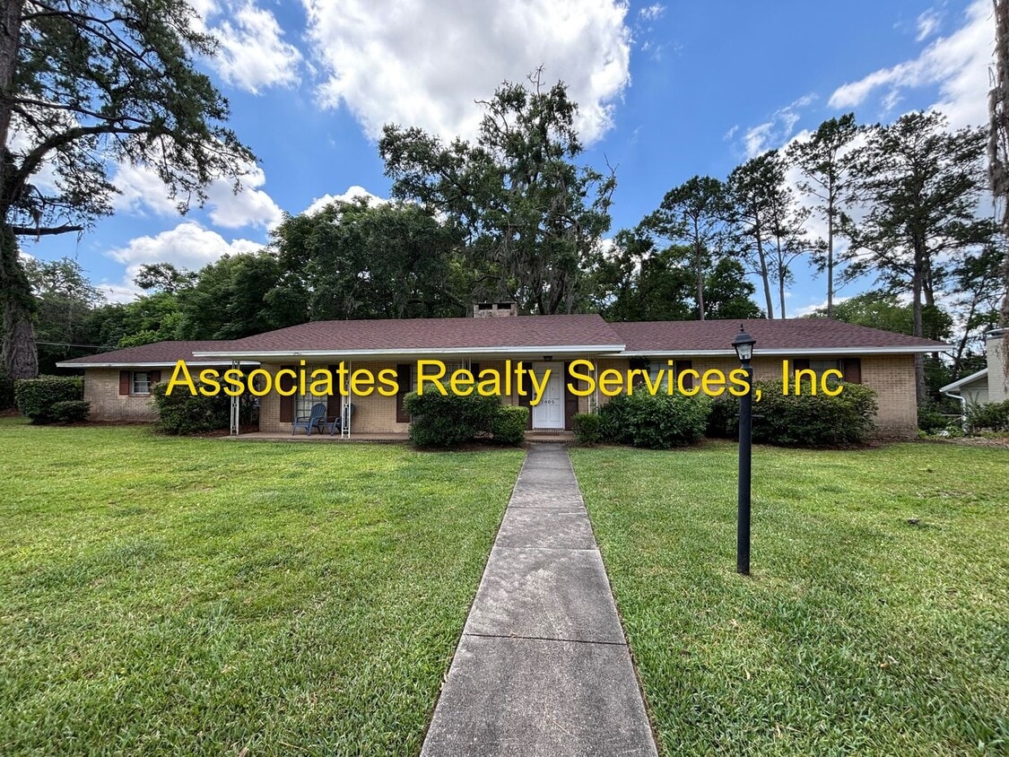 3 Bed/2 Bath Spacious Home in BLACK ACRES!!! - 3 Bed/2 Bath Spacious Home in BLACK ACRES!!!