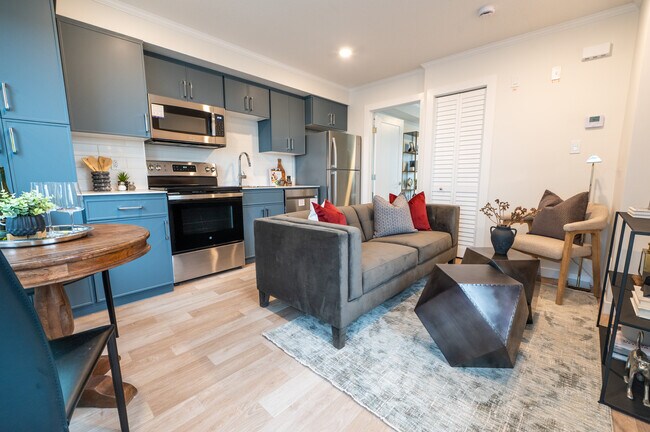 Building Photo - 1 bed + 1 Bath Unit 201b