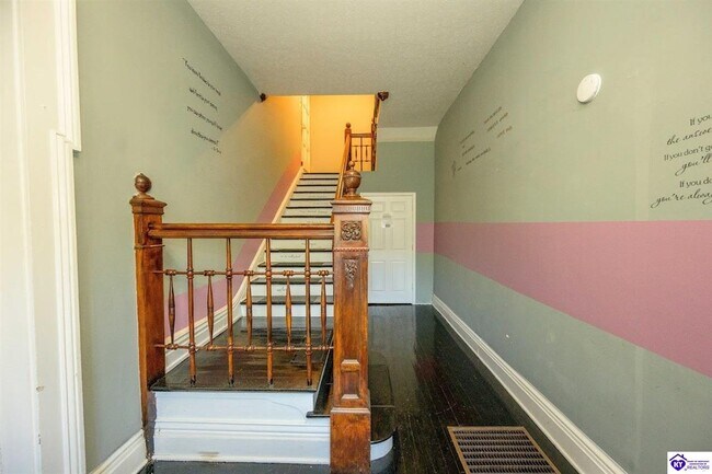 Photo - 208 N Mulberry St Unit Apt #2