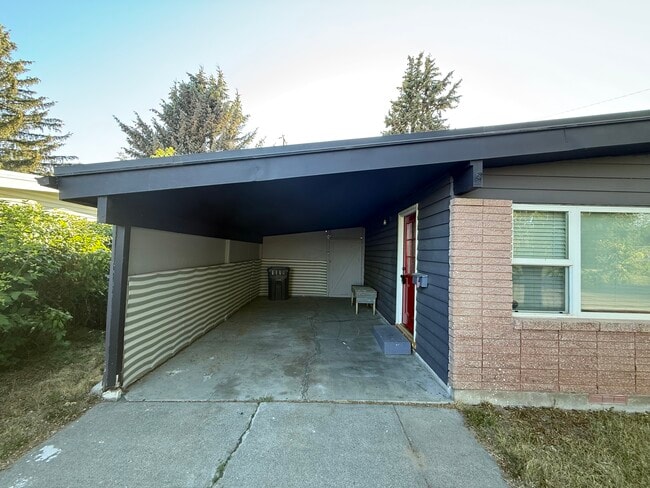 Photo - 968 Stokes Ave