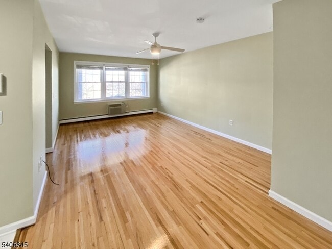 Photo - 605 Grove St Unit K 12