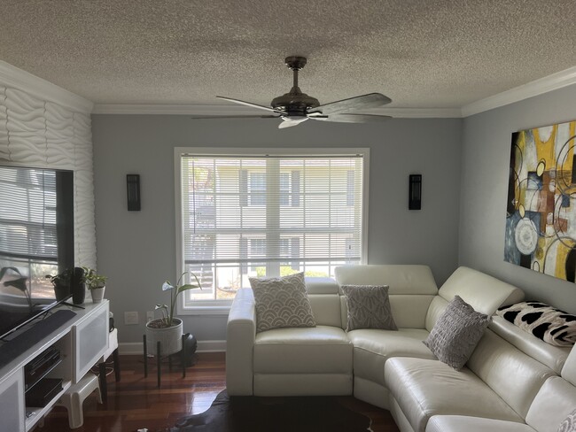 Living Room - 4872 Conway Rd Condo Unit 102