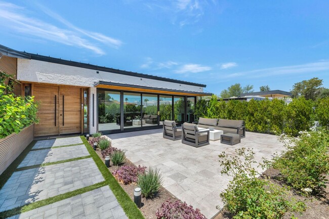 Photo - 5812 N 44th Pl