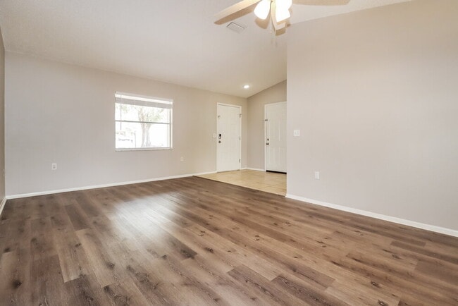 Photo - 8047 Hathaway Dr