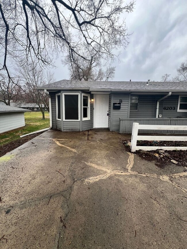 Photo - Grandview 2-Bed/1-Bath Duplex