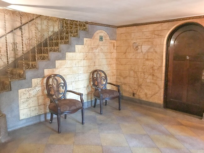 Photo - 2562 Prospect