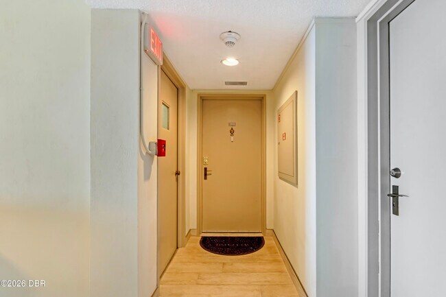 Photo - 3051 S Atlantic Ave Unidad 1705