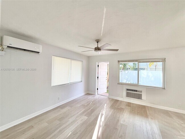 Photo - 1632 NE 4th Pl Unit 1