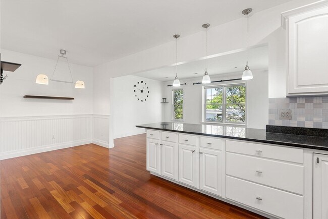 Photo - 157 Clay St