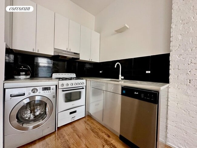 Photo - 410 W 36th St.