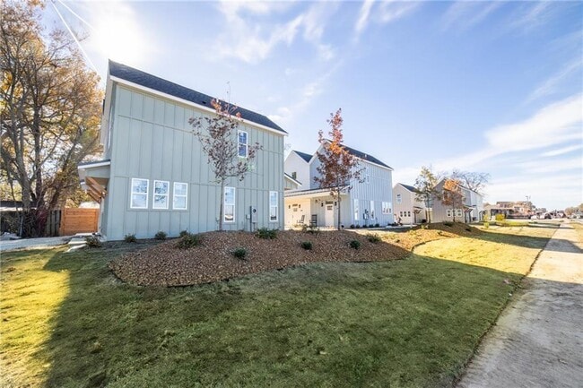 Photo - 628 W Price Ave