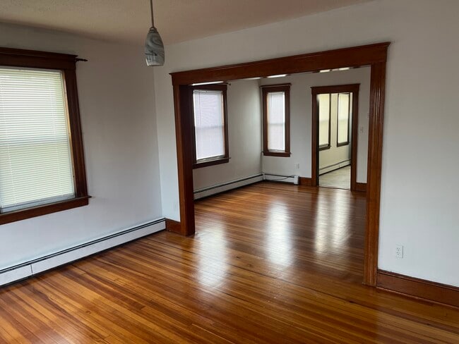 Photo - 264 Burritt St Unit 2nd Fl