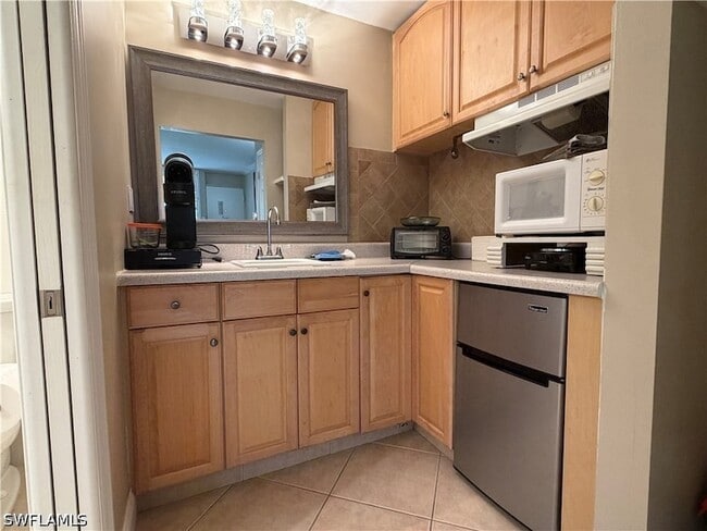 Photo - 2555 Tamiami Trail N Unit 238