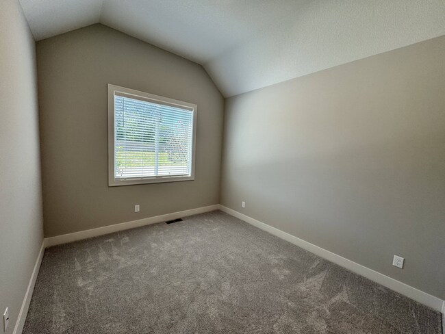 Photo - 1441 SW Winthrop Dr