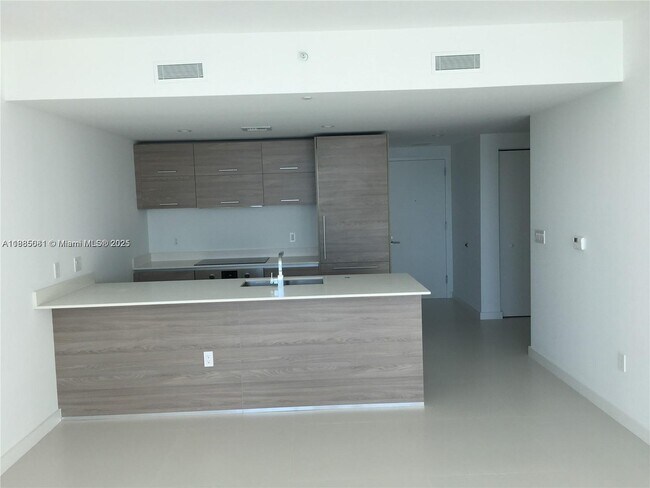 Photo - 1300 S Miami Ave Unidad 4003