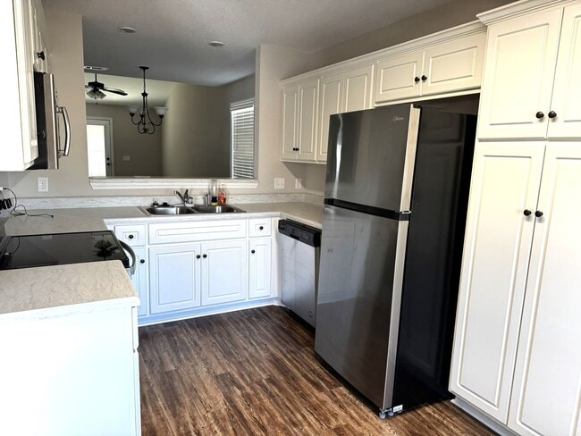 Photo - 433 Andover Dr