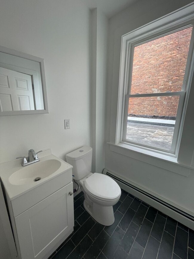 Photo - 192 Ann St Unit 1