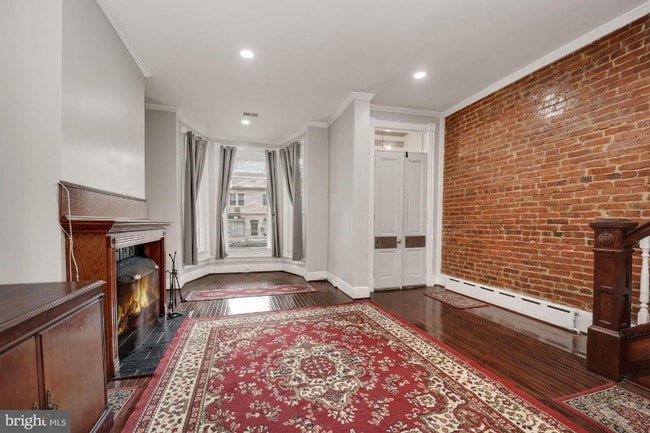 Photo - 633 8th St NE