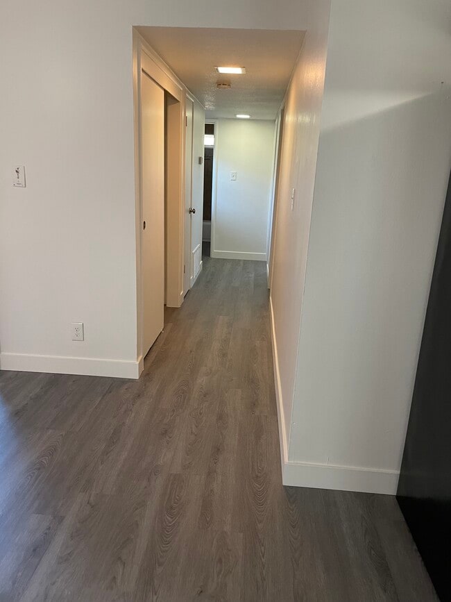 Photo - 1098 Wayland Ave