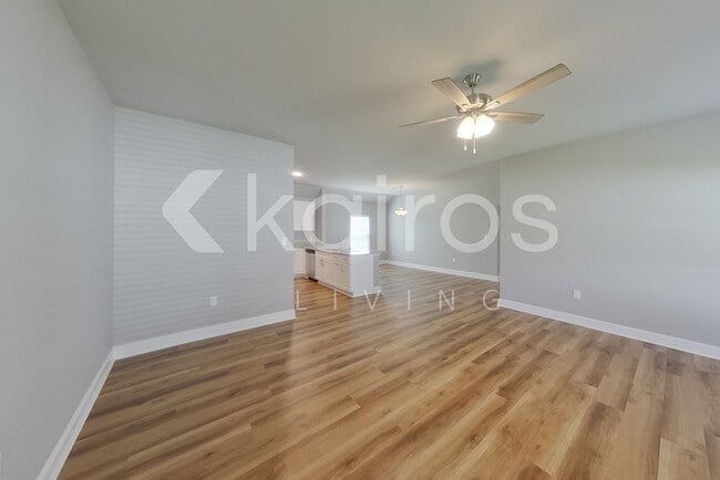 Photo - 13736 Willowmore Dr