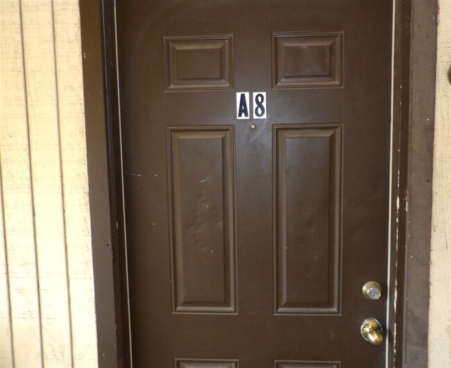 Building Photo - 6405 NW Oak Ave Unit A-8