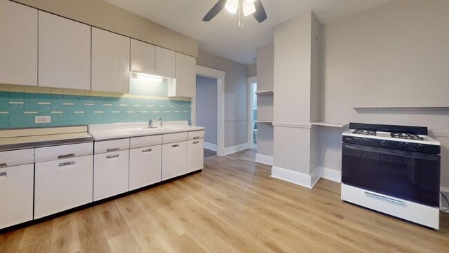 Building Photo - 3505 Meyer Ave Unit 3505 Meyer Ave Up