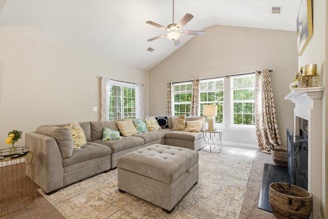 Photo - 407 S Elgin Ct