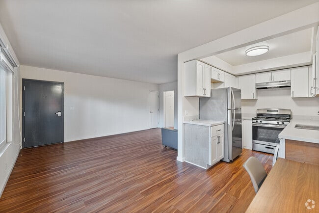 1BR, 1BA - 671SF - Kitchen - 303 N. Oakland