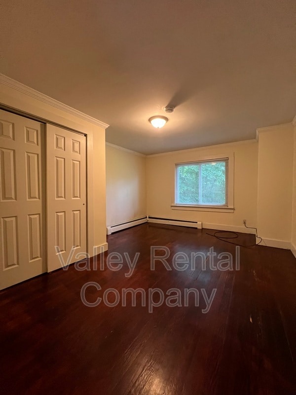 Photo - 180 Amherst Rd