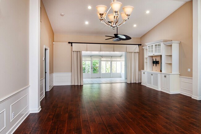 Photo - 710 Timber Ridge Trail SW