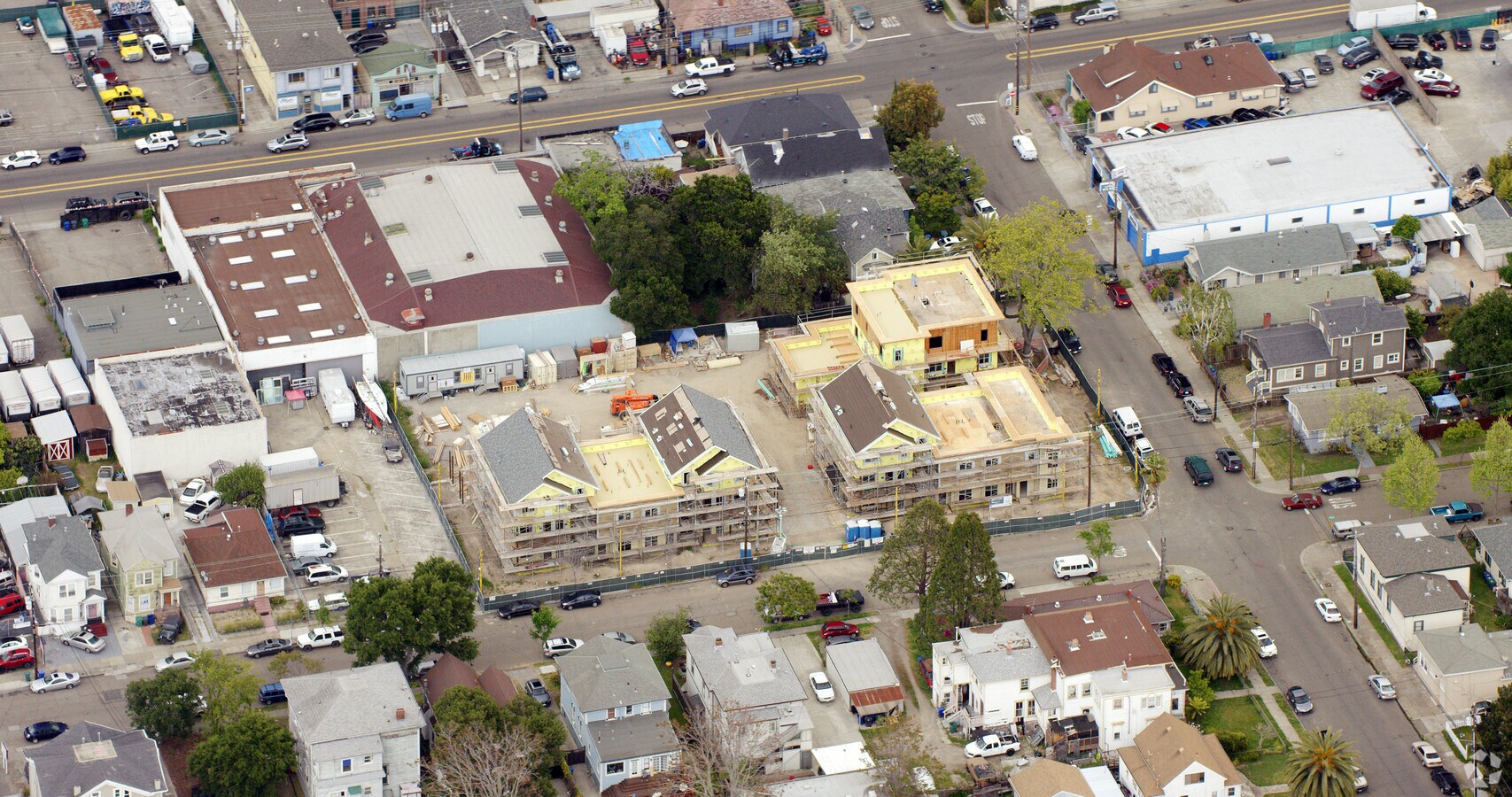 Everett Commons - Everett Commons Apartments