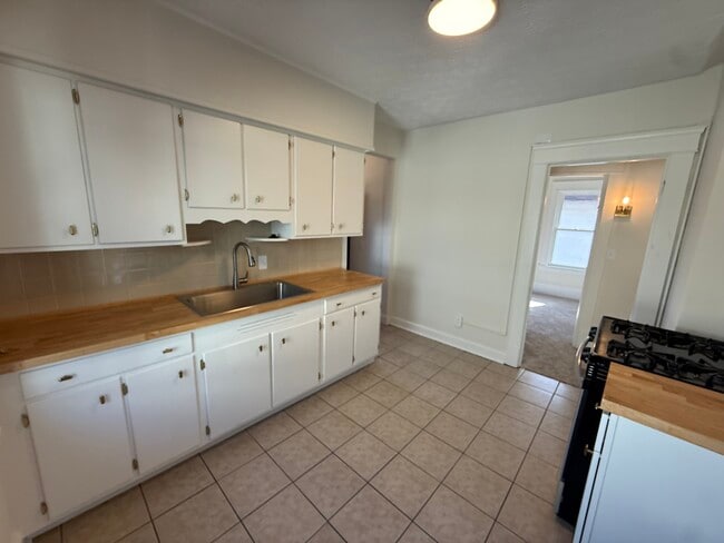 Photo - 1317 W 106th St Unit Upstairs